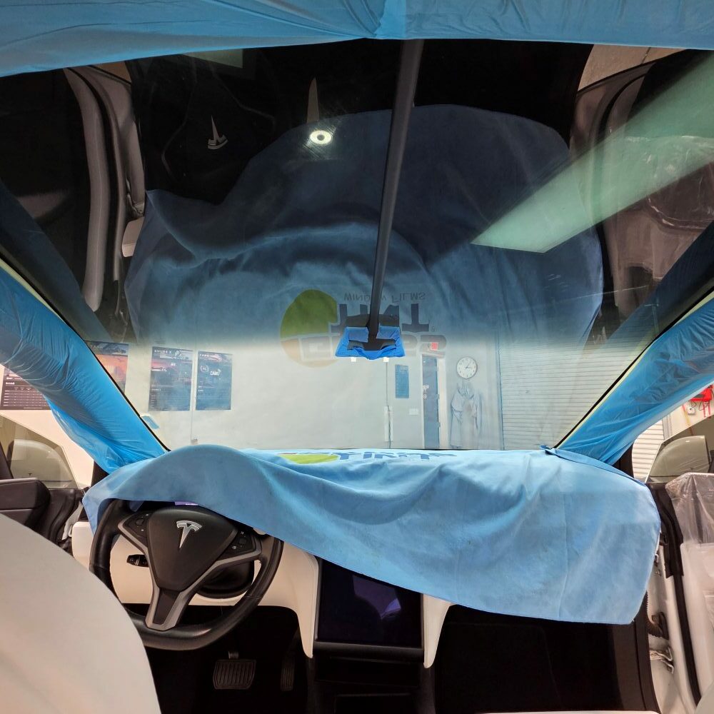 one-piece windshield tint